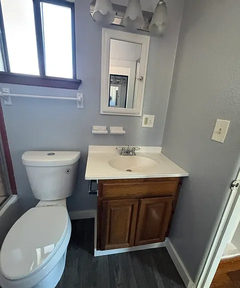 940 Lake St — Photo 13