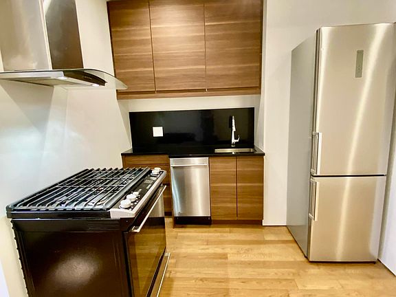5th image of 454 E 84th St #3