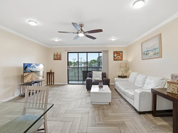 105 Deer Creek Rd, Deerfield Beach, FL