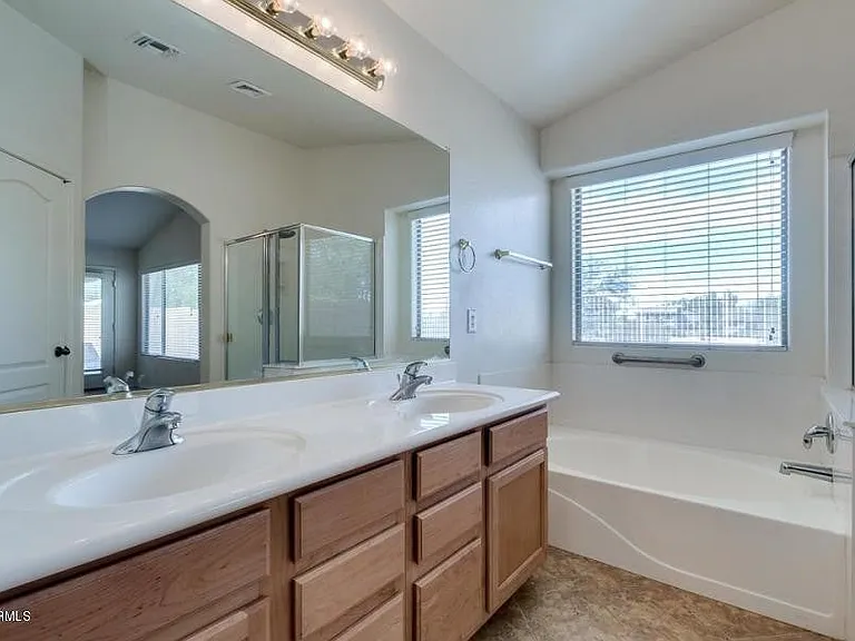 42376 W Chisholm Dr — Photo 13