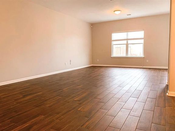 3rd image of 4919 Alder Bend Ln