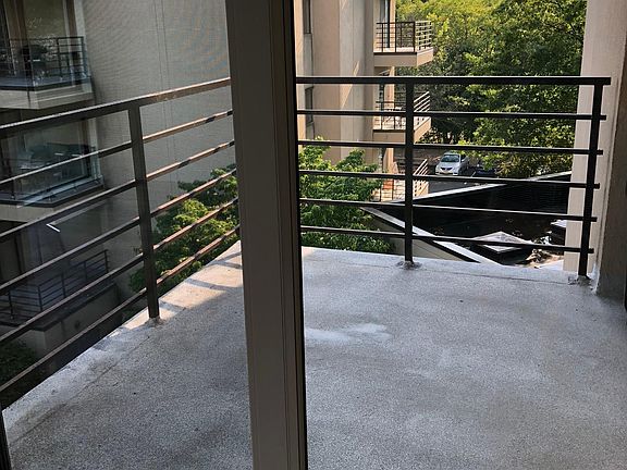4th image of 1204 Whitney Ave APT 402