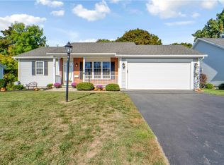 100 Brownstone Ln, Rochester, NY 14615