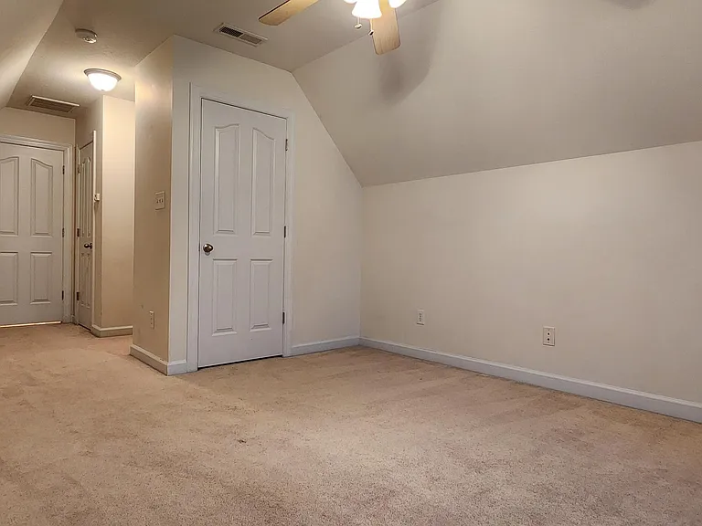 302 Savannah Dr — Photo 21
