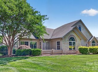 3546 S Bank Ct, Matthews, NC 28105