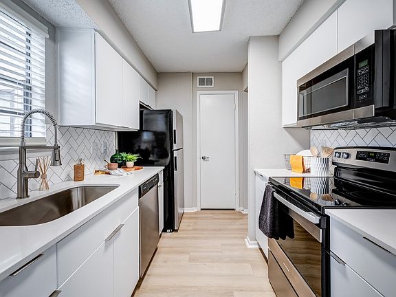 Newly Renovated Kitchen