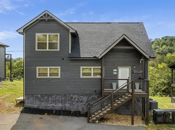 2109 Eagle Feather Dr, Sevierville, TN 37876