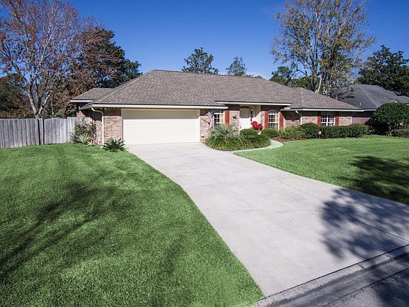 2nd image of 1740 Plantation Oaks Dr