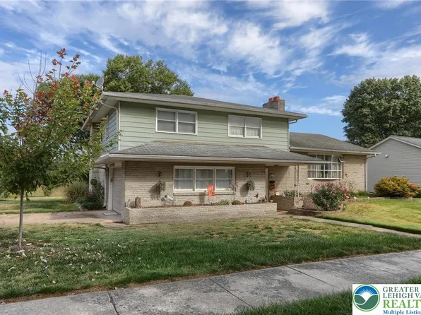 81 Locust Ave, Hershey, PA 17033