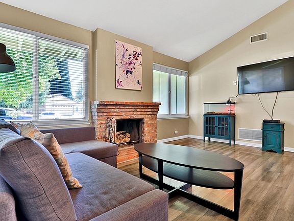 5th image of 2659 N Woodrow Ct
