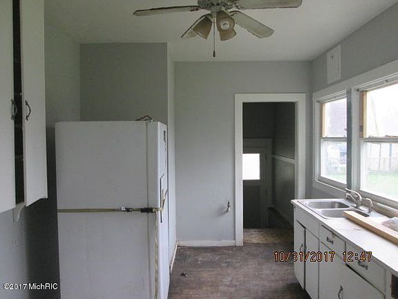 3rd image of 1163 Jefferson Ave SE