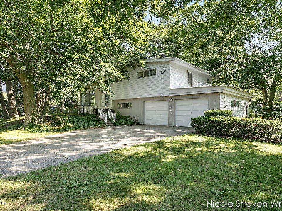 1st image of 1660 Helen Dr