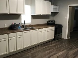 2901 Avenue L, Hondo, TX 78861