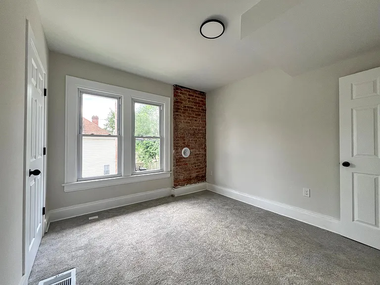 927 S Champion Ave #927 — Photo 11