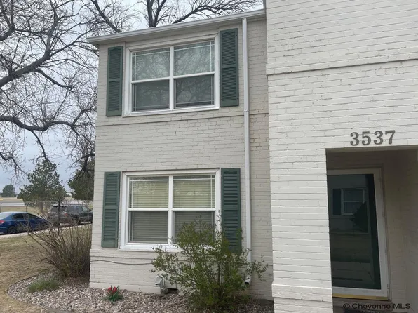 3537 Hynds Blvd, Cheyenne, WY 82001