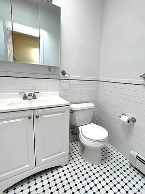 Rented by R New York | media 8