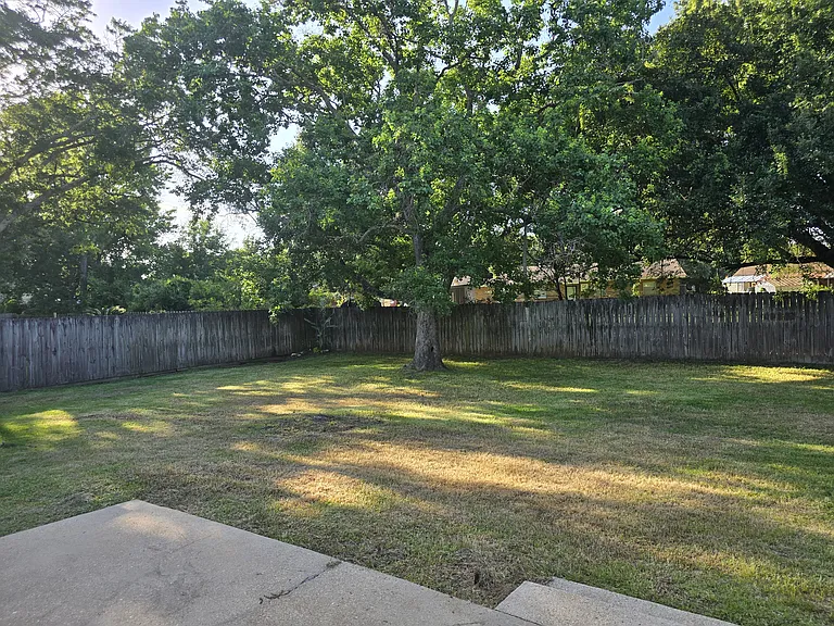 2503 Convent Ave — Photo 16