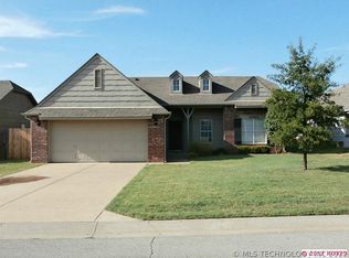 20333 E 42nd Pl, Broken Arrow, OK 74014