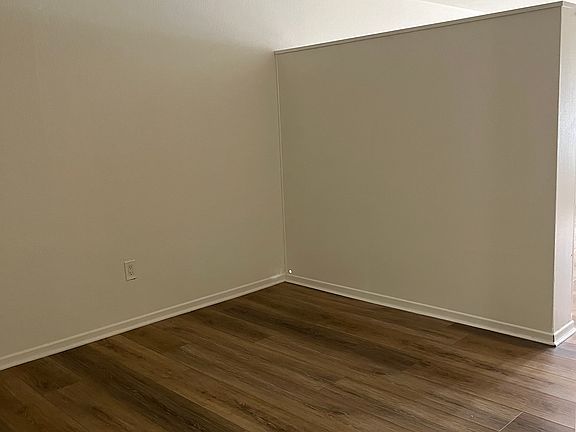 4th image of 216 Cypress Ave APT B