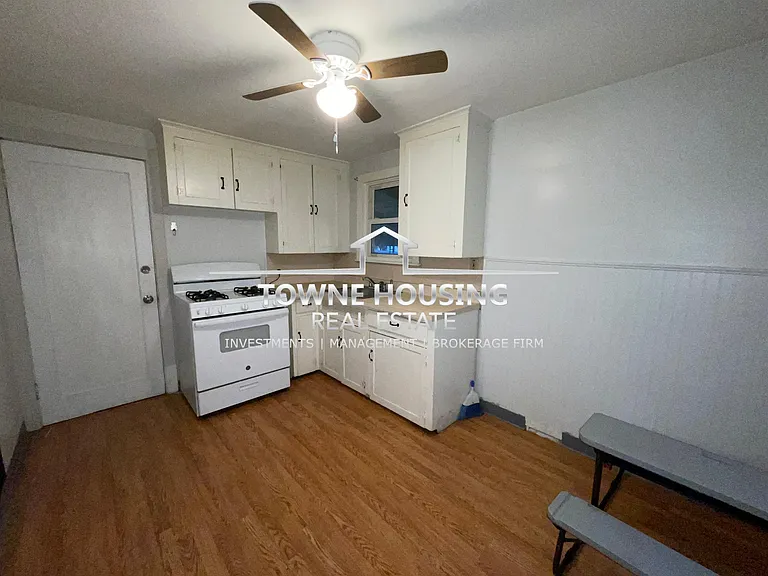 160 Woodward Ave — Photo 2