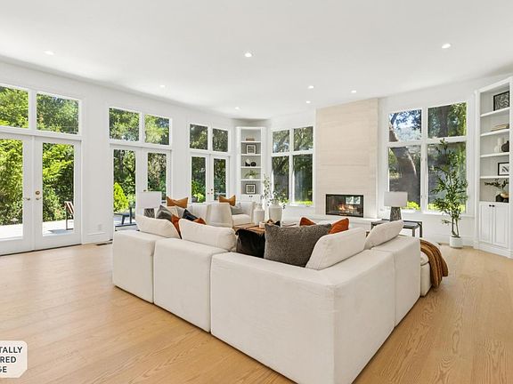 5th image of 15050 Bonnie Brae Ln