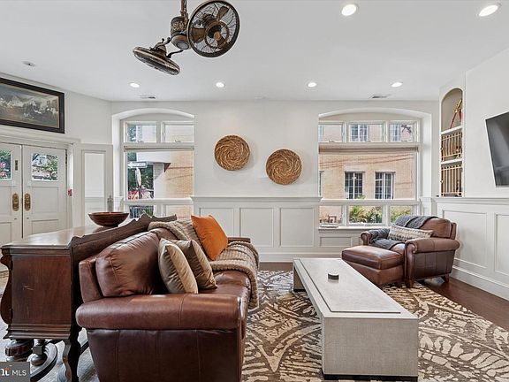 4th image of 727 S 7th St #1F