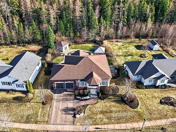 4th image of 60 Royal Oaks Blvd