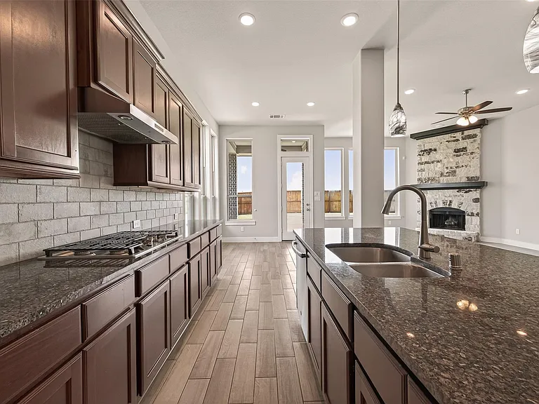 2619 Lilac Point Ln — Photo 17