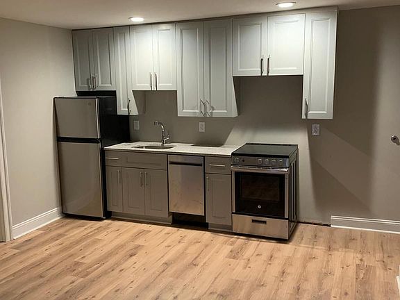 2nd image of 2311 Spruce St #306