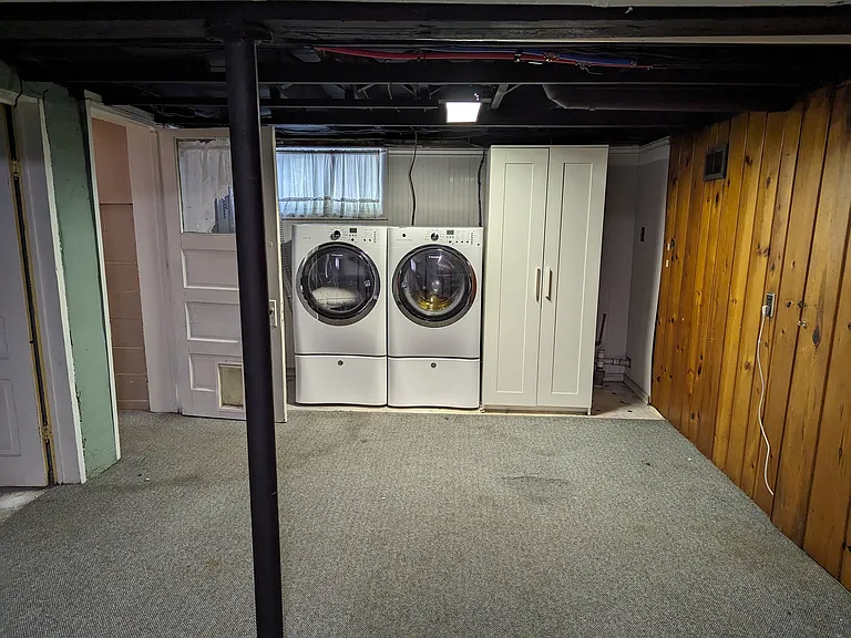 434 E Chapin St — Photo 31