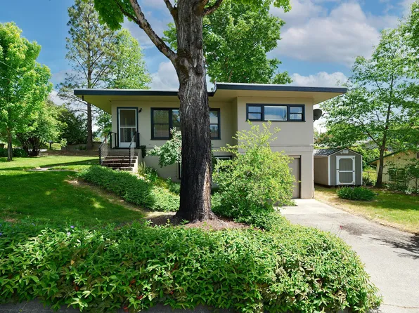 1141 NW Sunset Dr, Grants Pass, OR 97526