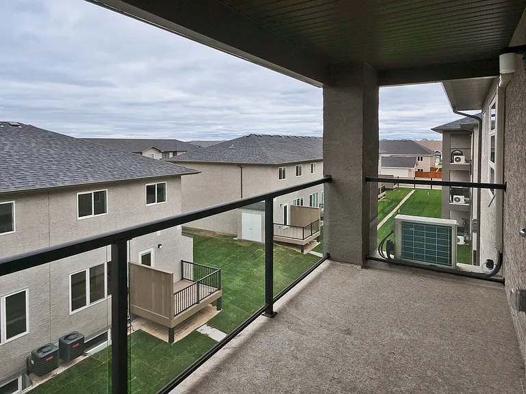 10 Foxdale Way — Photo 21