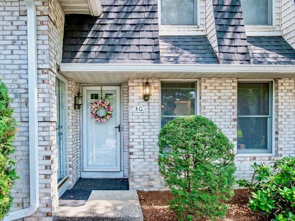 3 Mansion Woods Dr #G, Agawam, MA 01001