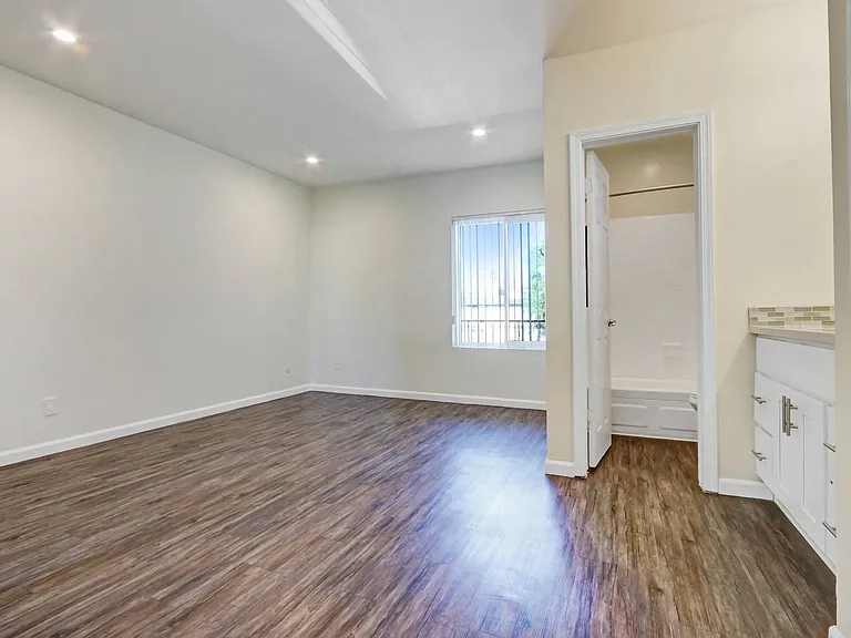 The Palm @ Valley Glen — Photo 59