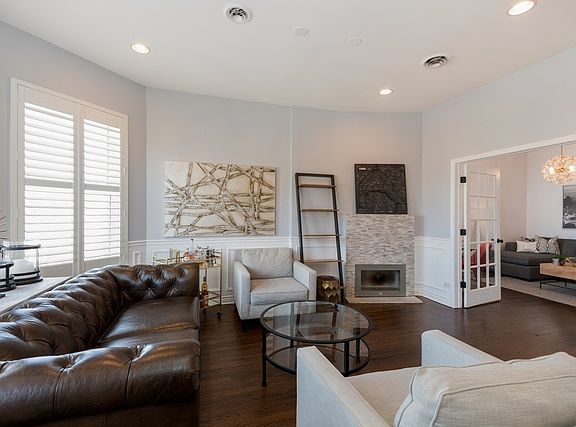 3rd image of 4554 S Oakenwald Ave #3S