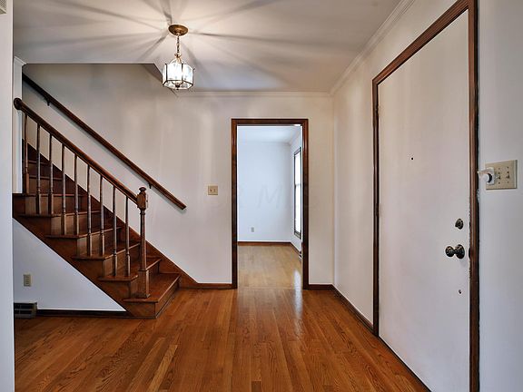 4th image of 418 Blandings Ct