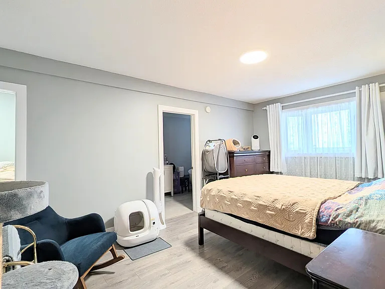 44 Spadina Ave #1 — Photo 11