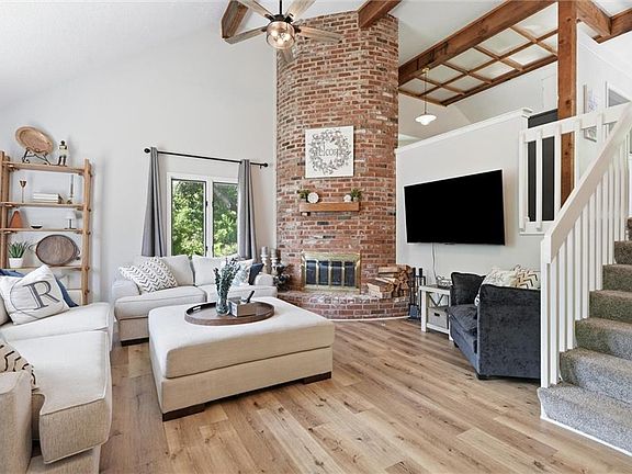 3rd image of 8531 Long St