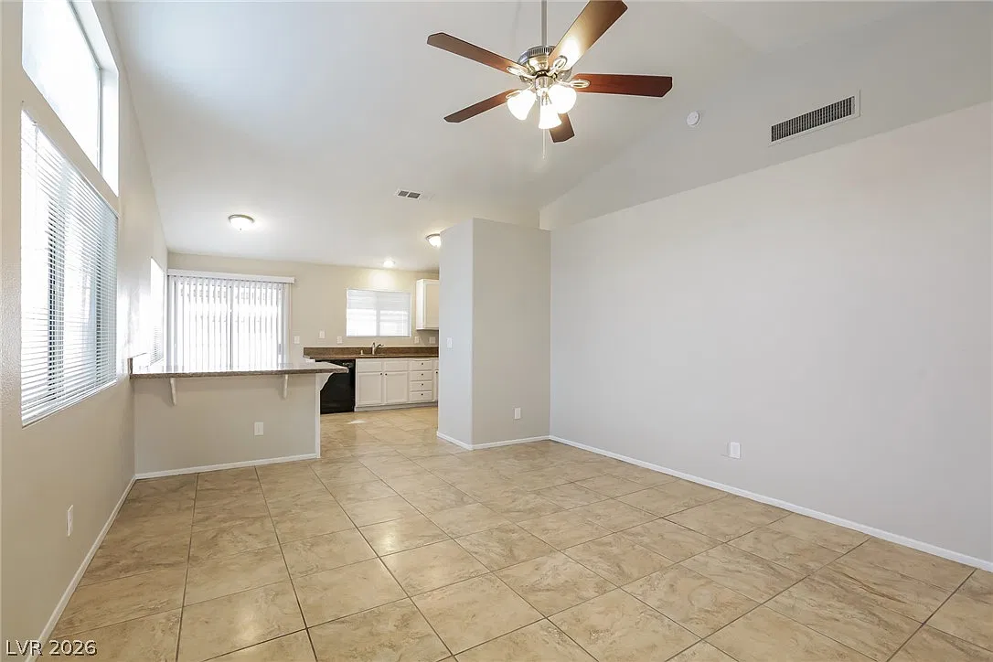 4 bed, 2.0 bath, 1309 sqft, $2,100 — Photo 3