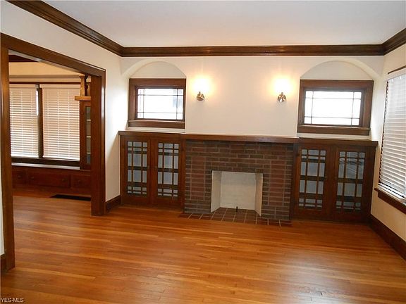 3rd image of 1594 Lakeland Ave