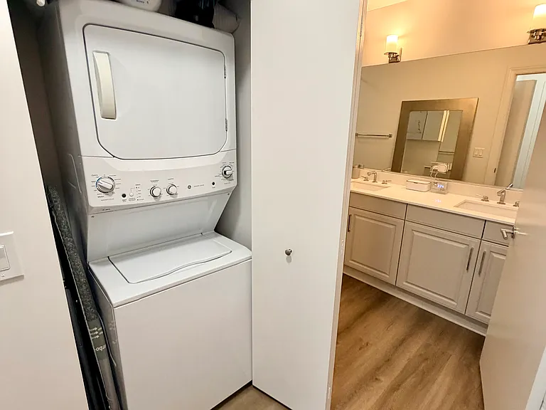 2.5 W Delaware Pl #4 — Photo 9