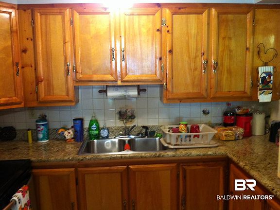 4th image of 307 N Beech St