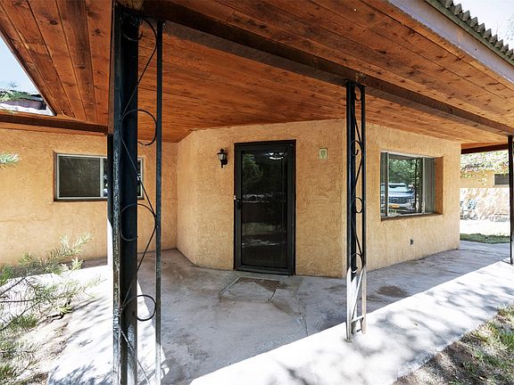 4th image of 139 Tesuque Village Rd