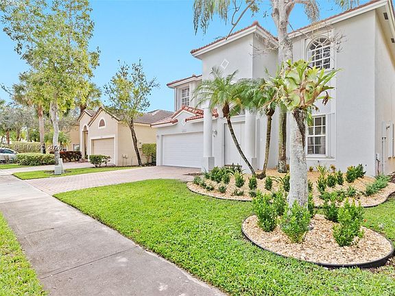 2nd image of 15842 SW 14th St