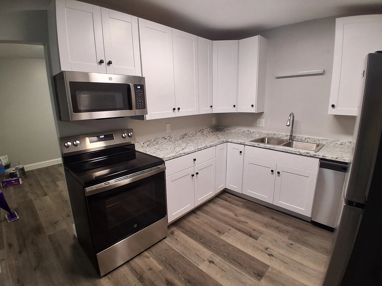 204 Grand Ave — Photo 2