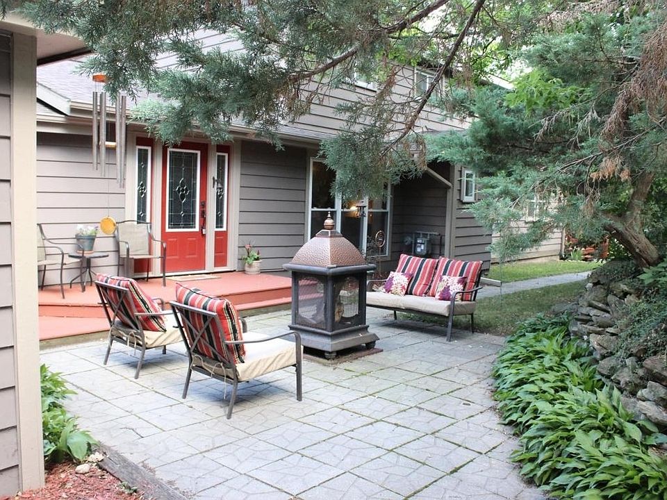 1st image of 4211 Mountain Ln