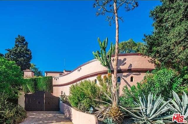 1st image of 3052 Lake Hollywood Dr