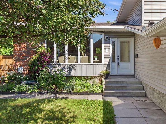 5th image of 680 Deer Park Way SE