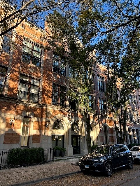 1st image of 1660 N Hudson Ave APT 2K