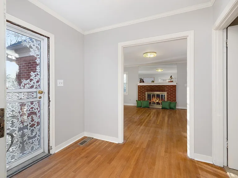1396 Munford Ave — Photo 5
